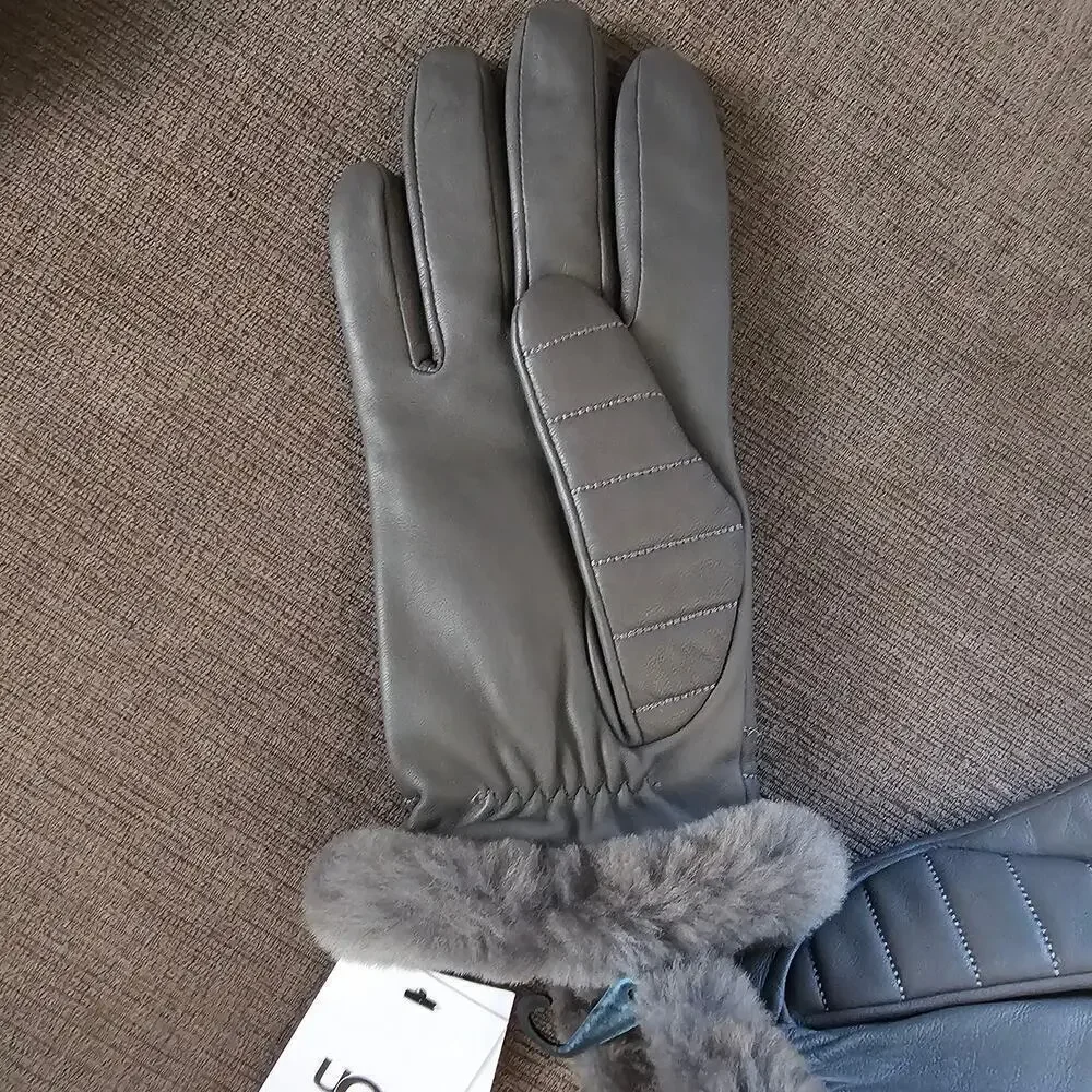 UGG Women's Gray Leather Quilted Logo Touch Screen Compatible Glove Size Medium